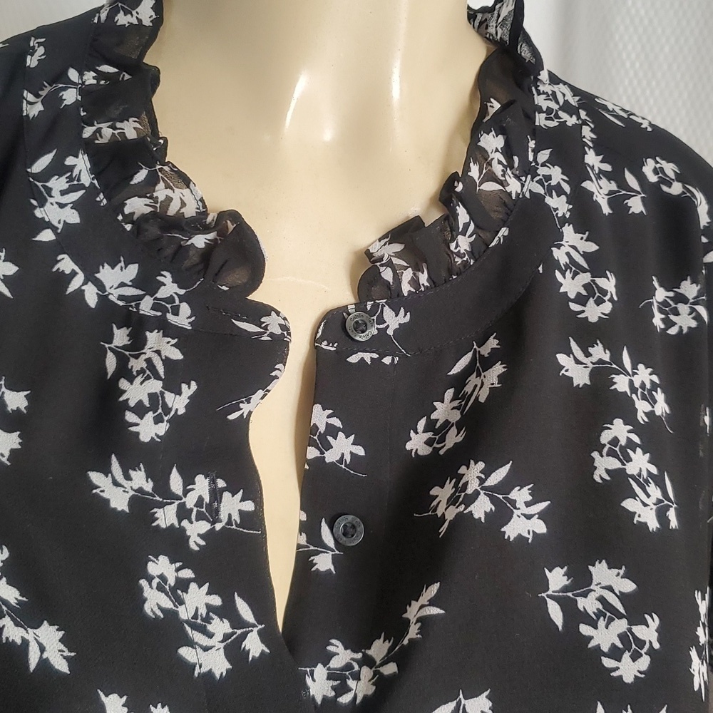NWT Calvin Klein Black White flowered button down blouse Size 3XL - Picture 2 of 10